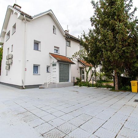 Two Bedroom Modern Apartment Near The Airport Velika Gorica Eksteriør bilde